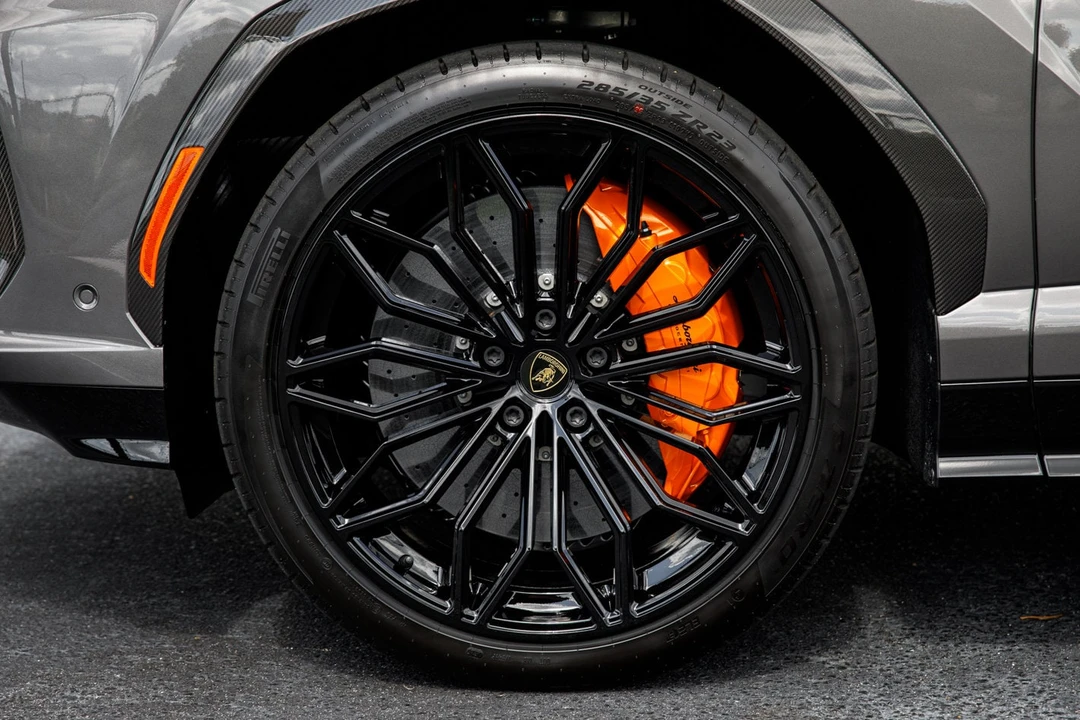 2026 Lamborghini Urus SE - Image 7 of 31