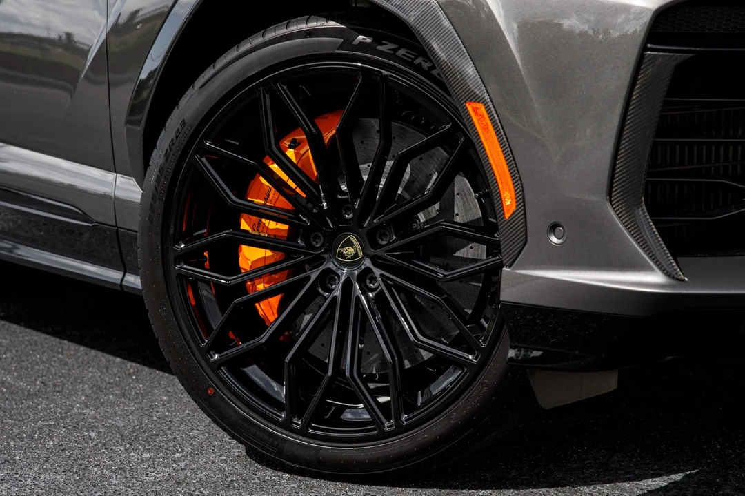 2026 Lamborghini Urus SE - Image 25 of 31