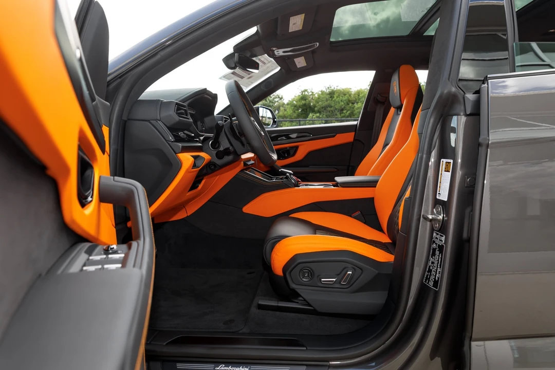 2026 Lamborghini Urus SE - Image 31 of 31