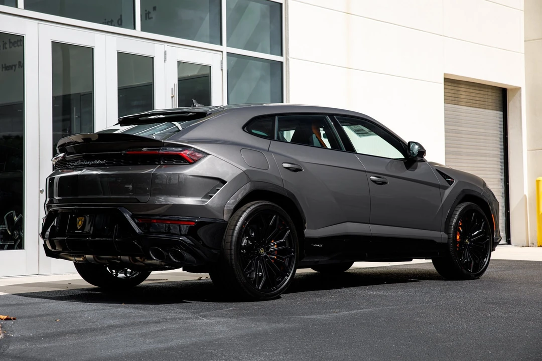 2026 Lamborghini Urus SE - Image 20 of 31