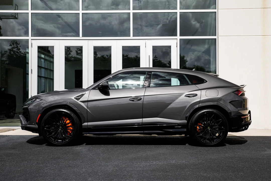 2026 Lamborghini Urus SE - Image 11 of 31