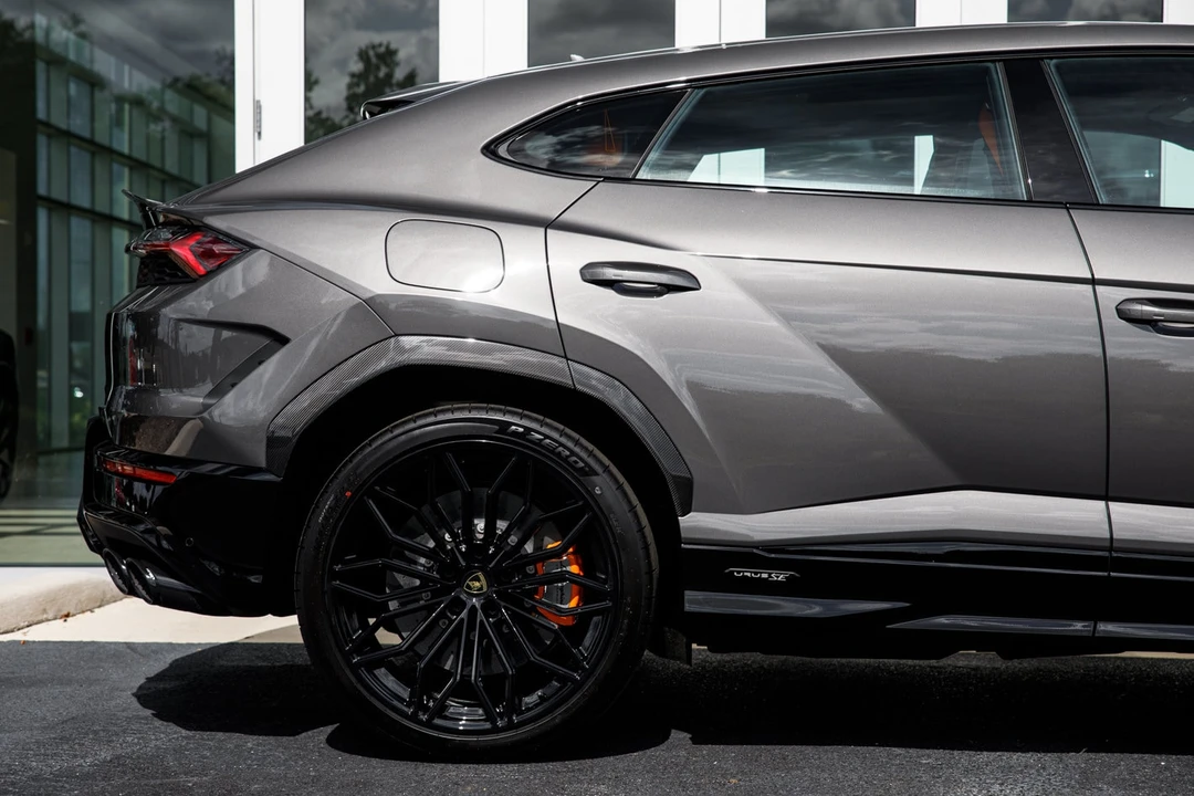 2026 Lamborghini Urus SE - Image 22 of 31