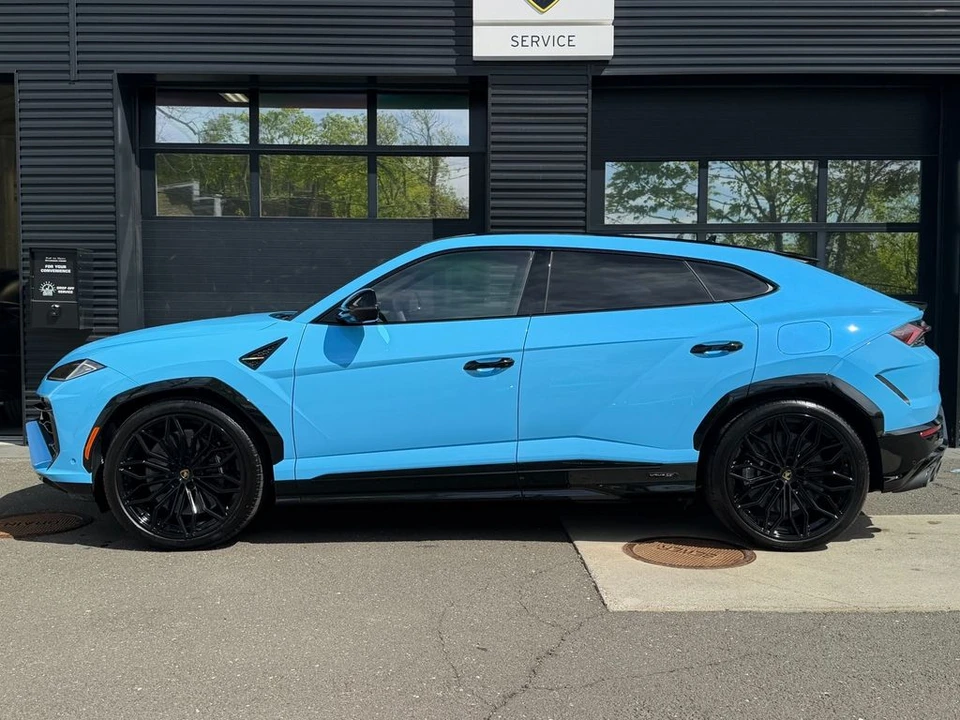 2026 Lamborghini Urus SE - Image 2 of 23