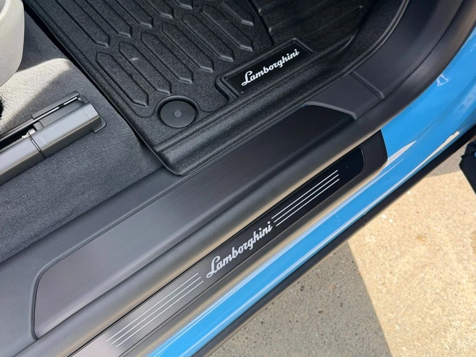 2026 Lamborghini Urus SE - Image 17 of 23