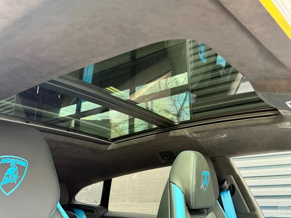 2026 Lamborghini Urus SE - Image 15 of 23