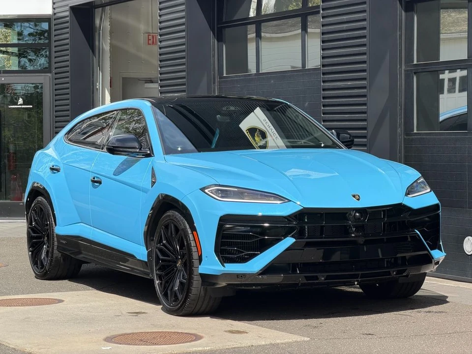 2026 Lamborghini Urus SE - Image 12 of 23