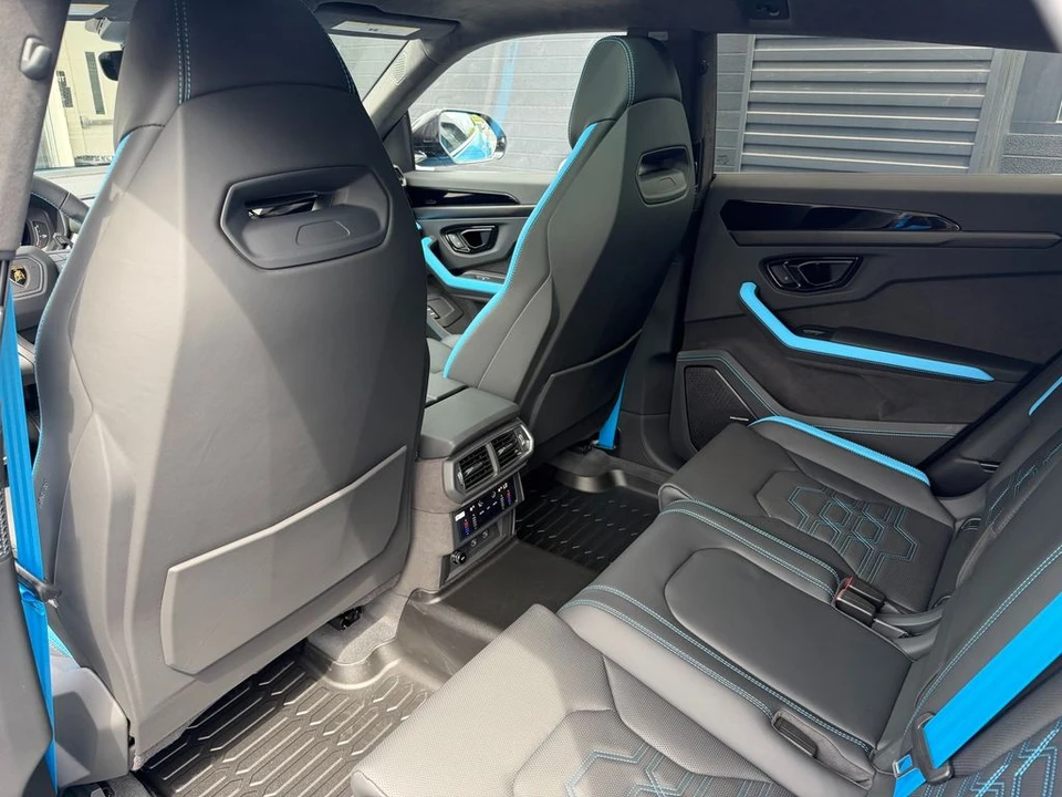 2026 Lamborghini Urus SE - Image 23 of 23