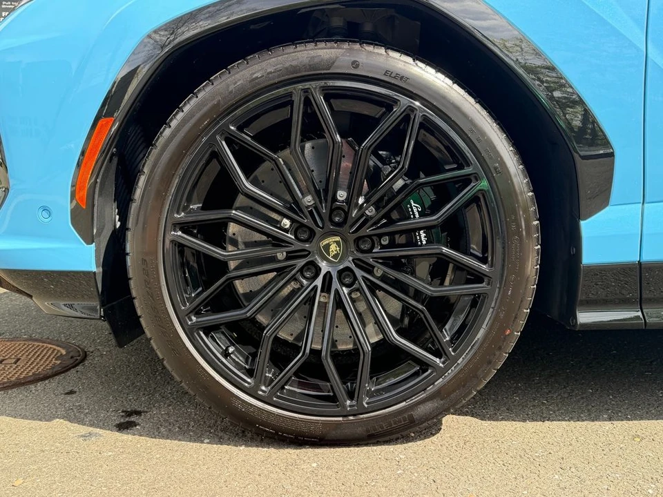 2026 Lamborghini Urus SE - Image 6 of 23