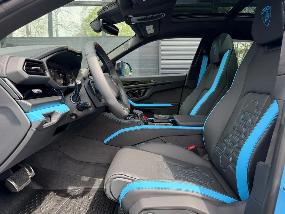 2026 Lamborghini Urus SE - Image 19 of 23