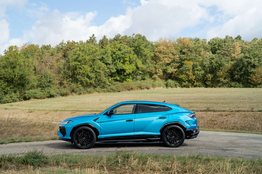 2026 Lamborghini Urus SE - Image 7 of 31