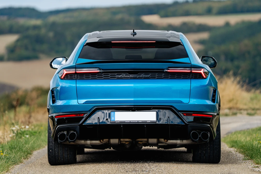 2026 Lamborghini Urus SE - Image 19 of 31