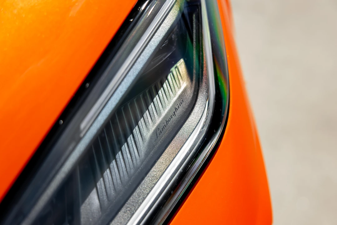 2026 Lamborghini Urus SE - Image 12 of 31