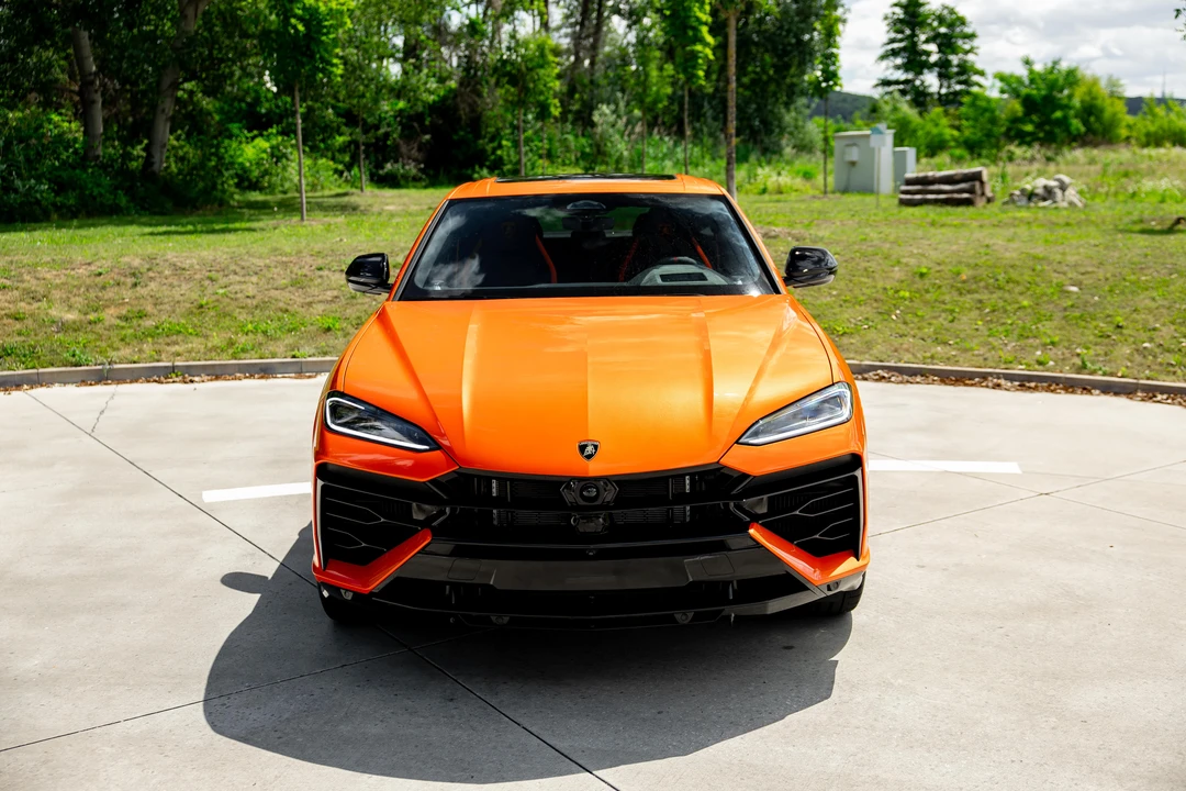 2026 Lamborghini Urus SE - Image 10 of 31