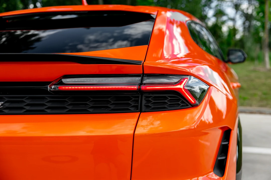 2026 Lamborghini Urus SE - Image 27 of 31