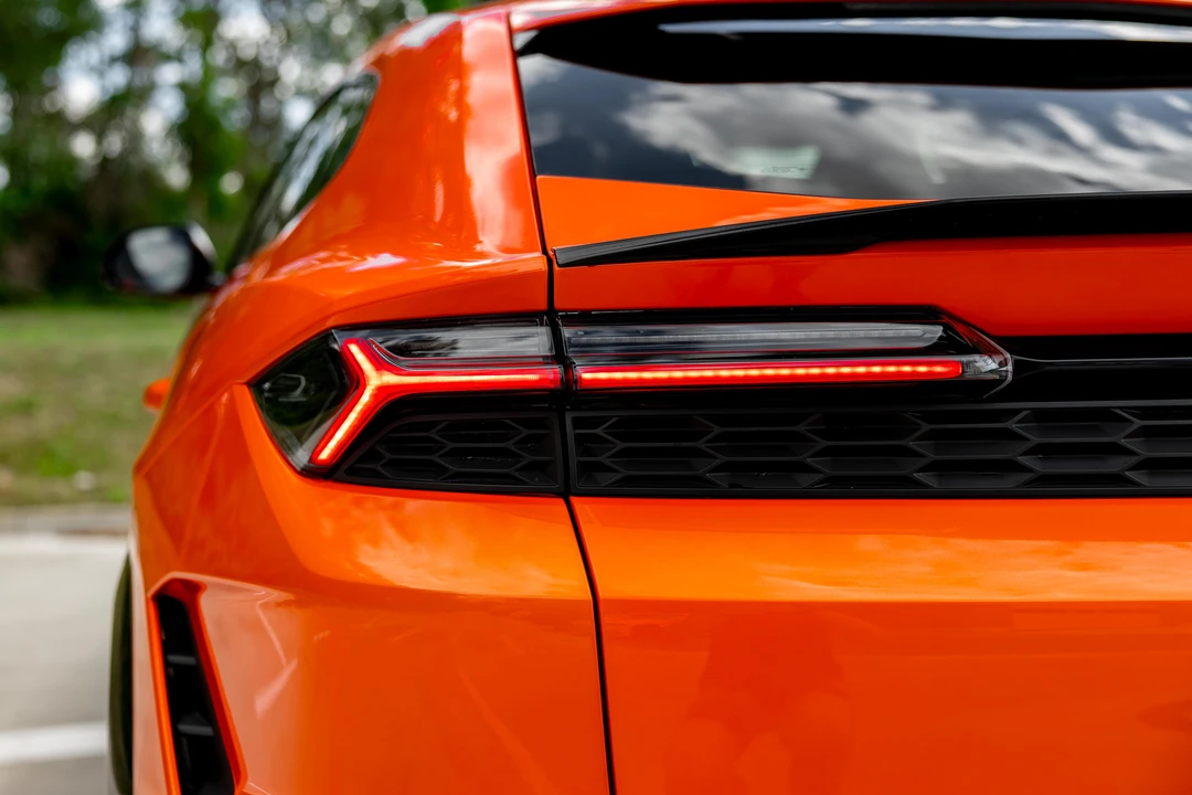 2026 Lamborghini Urus SE - Image 29 of 31