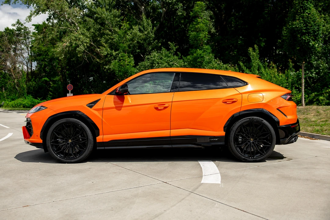2026 Lamborghini Urus SE - Image 4 of 31