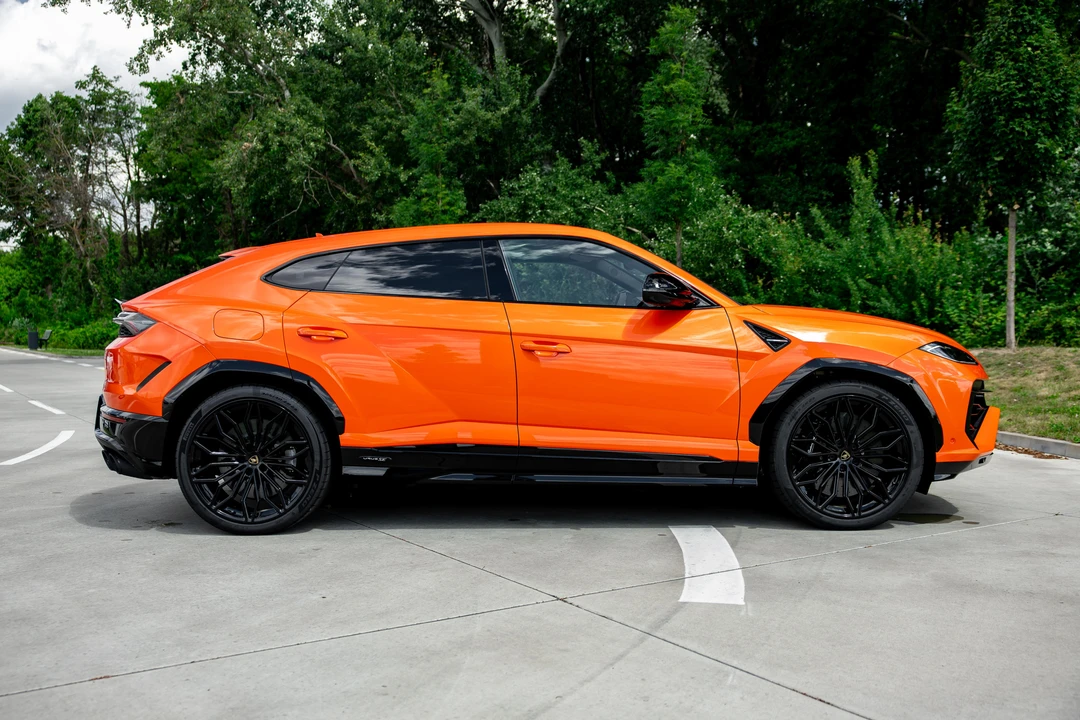2026 Lamborghini Urus SE - Image 8 of 31