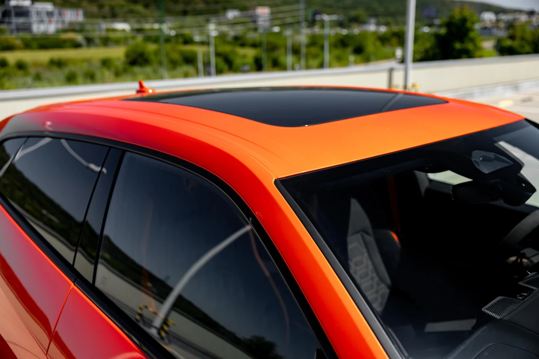 2026 Lamborghini Urus SE - Image 15 of 31