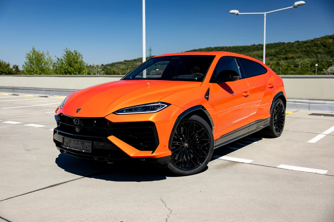 2026 Lamborghini Urus SE - Image 9 of 31