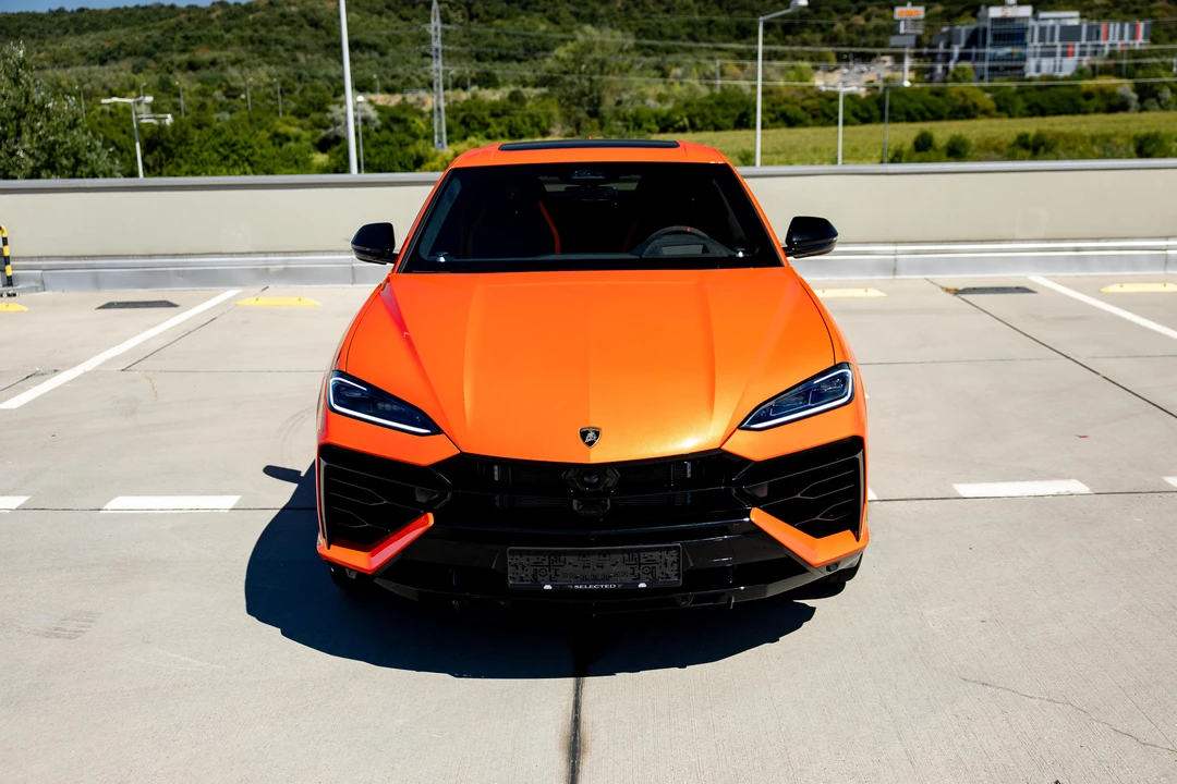 2026 Lamborghini Urus SE - Image 10 of 31