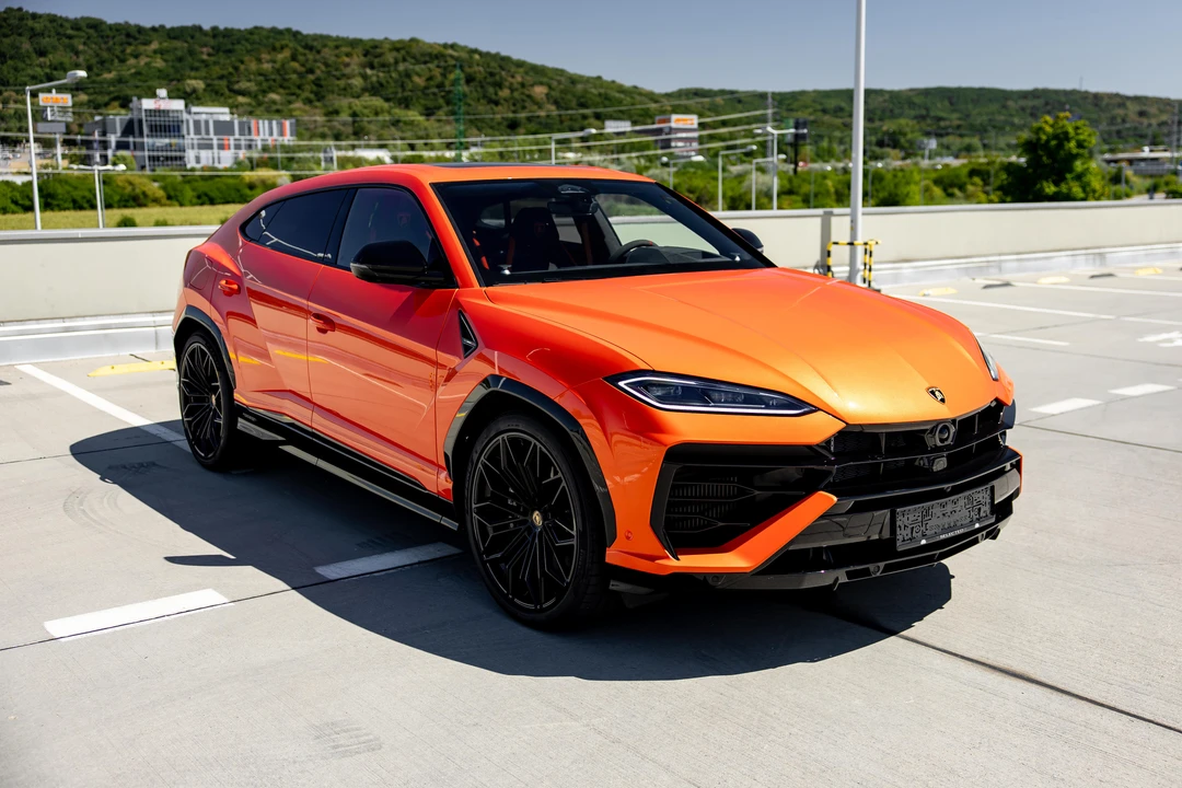 2026 Lamborghini Urus SE - Image 3 of 31