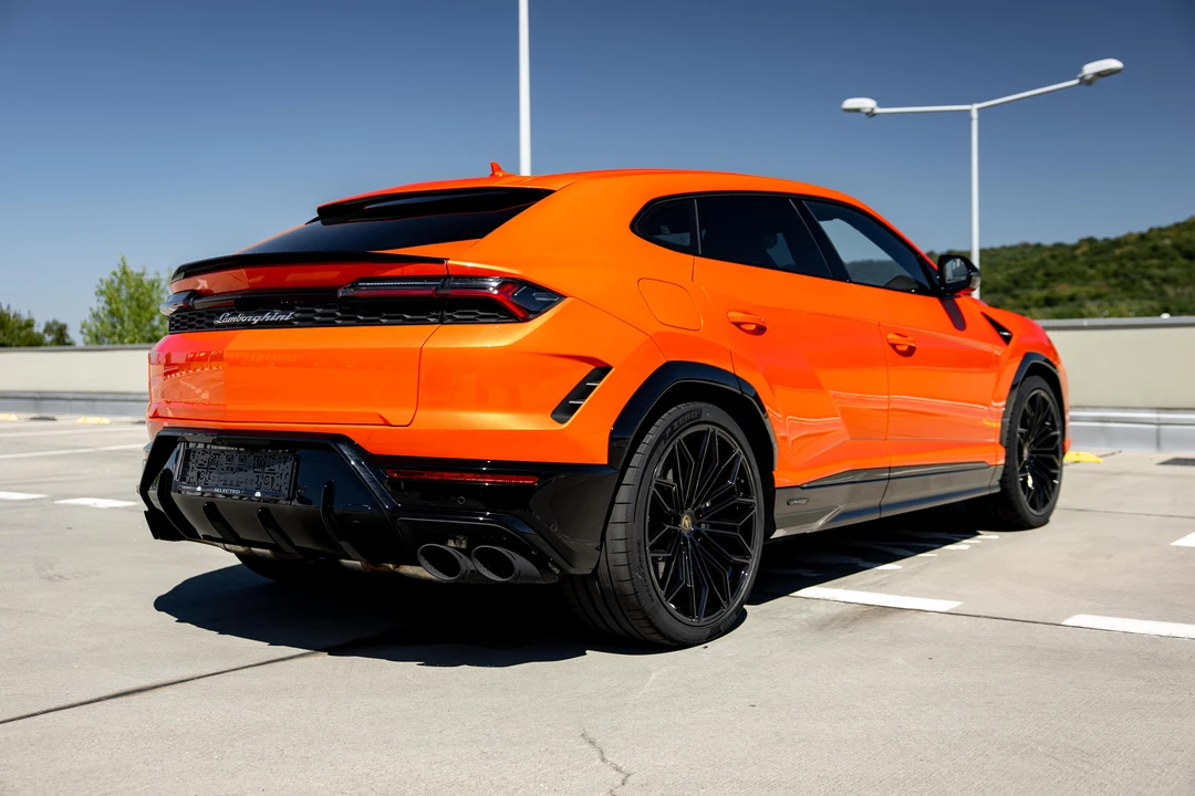 2026 Lamborghini Urus SE - Image 5 of 31