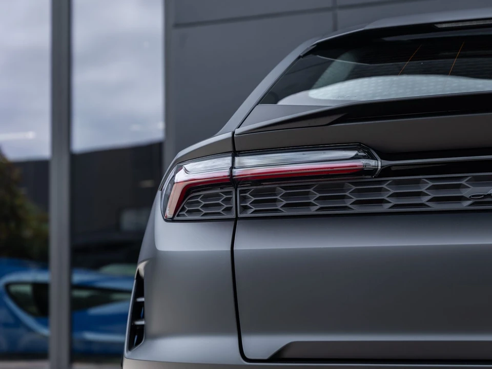 2026 Lamborghini Urus SE - Image 12 of 31