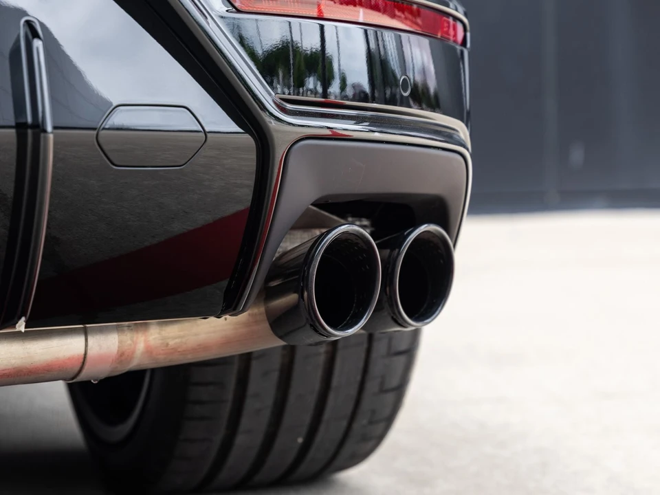 2026 Lamborghini Urus SE - Image 15 of 31
