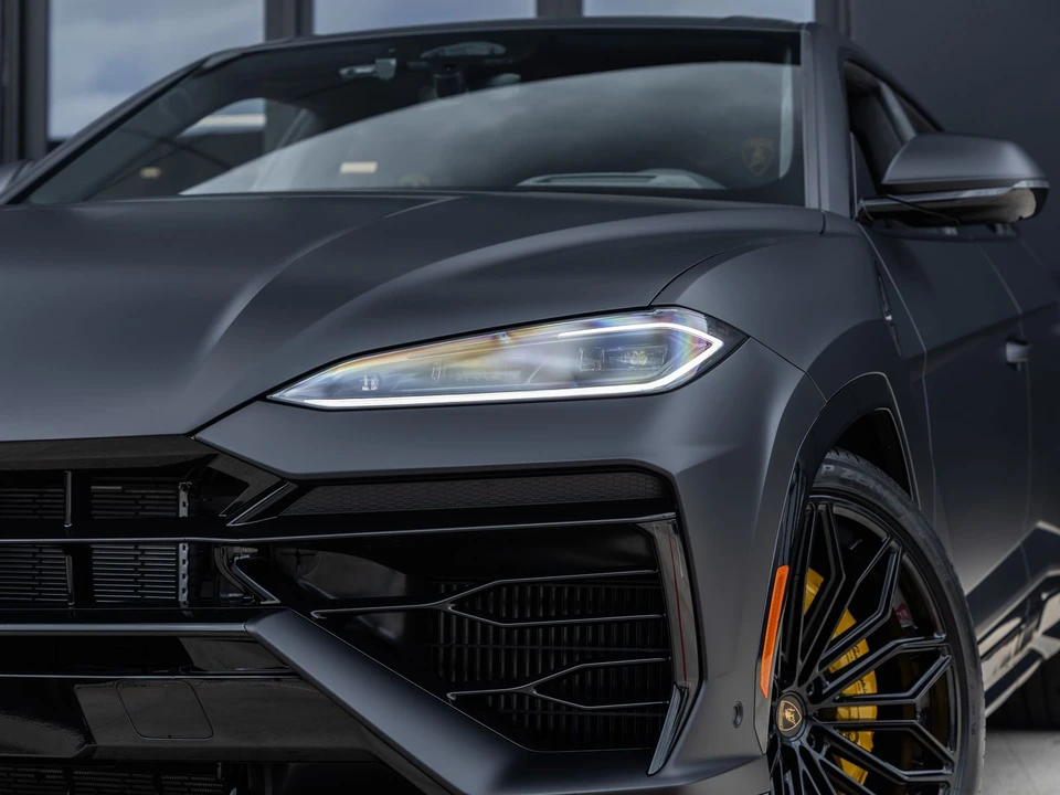2026 Lamborghini Urus SE - Image 20 of 31