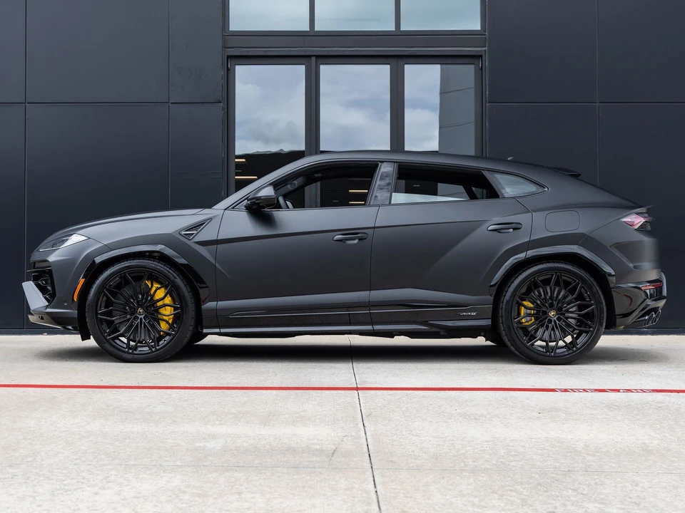 2026 Lamborghini Urus SE - Image 9 of 31