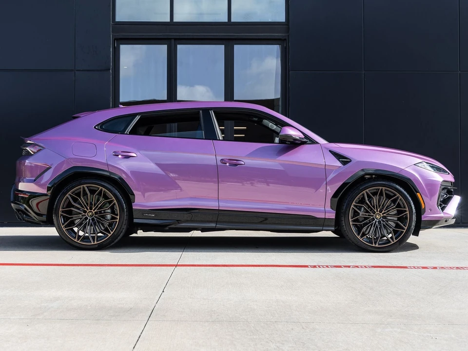 2026 Lamborghini Urus SE - Image 12 of 31