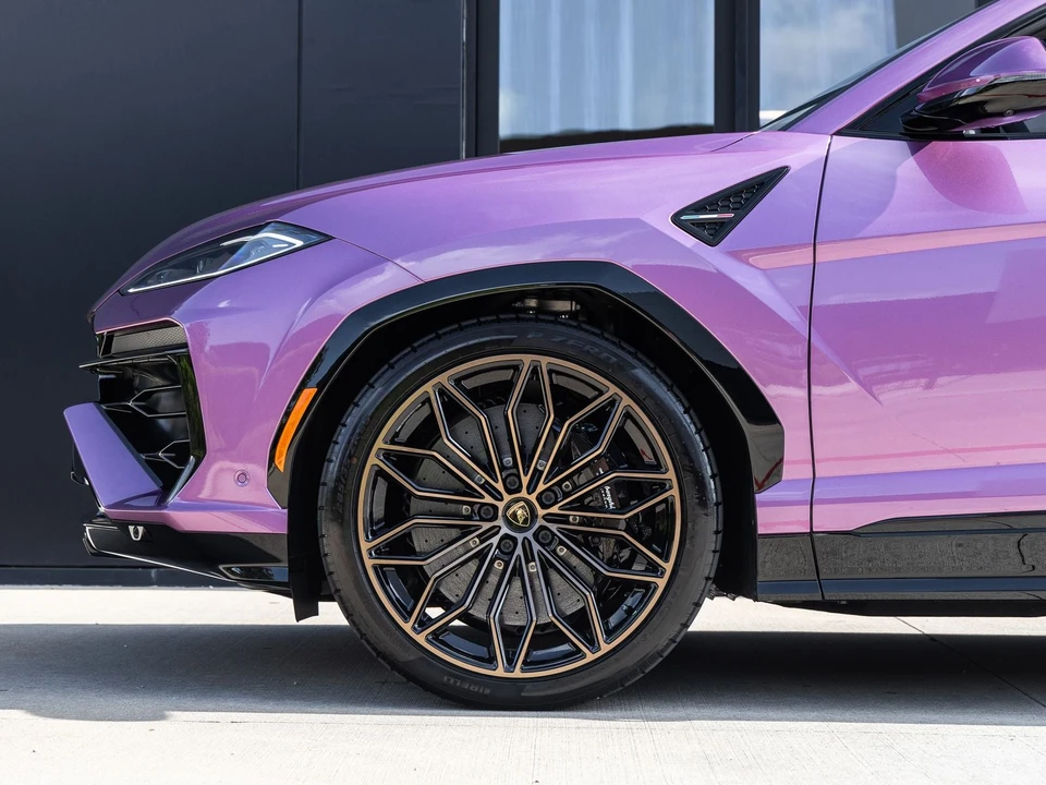 2026 Lamborghini Urus SE - Image 13 of 31