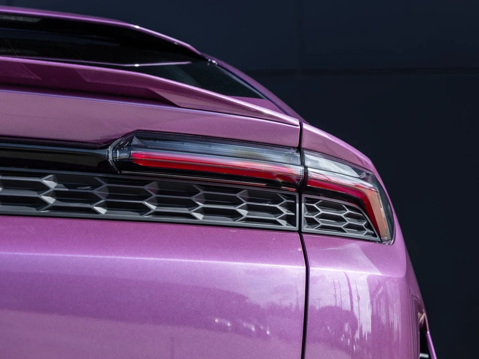 2026 Lamborghini Urus SE - Image 14 of 31