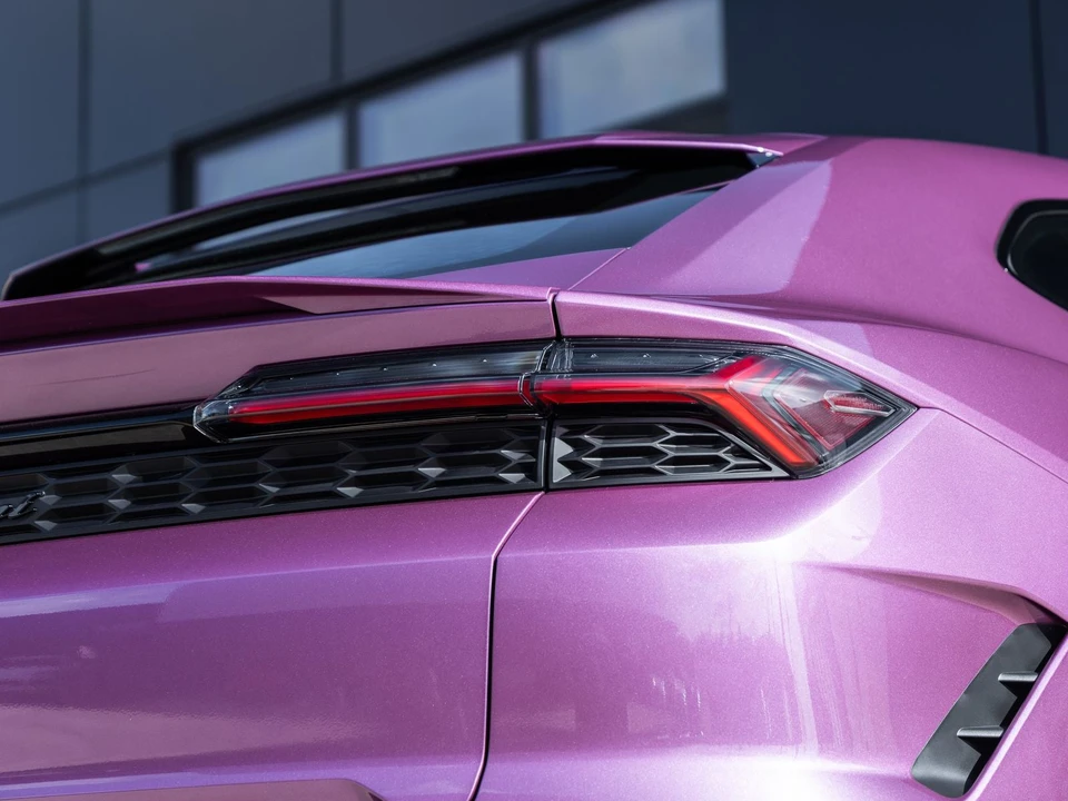 2026 Lamborghini Urus SE - Image 17 of 31