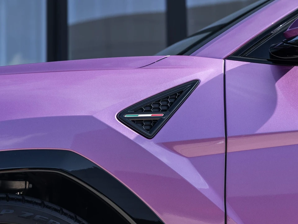2026 Lamborghini Urus SE - Image 18 of 31
