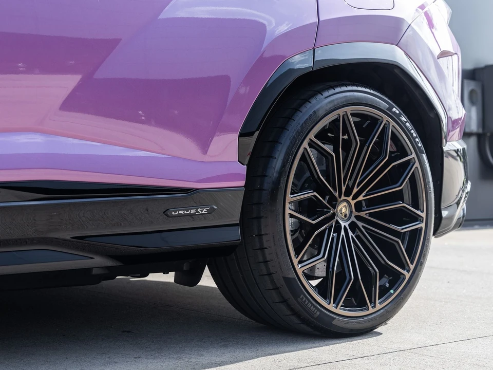 2026 Lamborghini Urus SE - Image 19 of 31