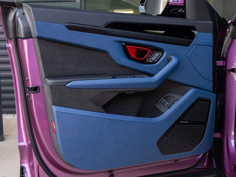 2026 Lamborghini Urus SE - Image 26 of 31