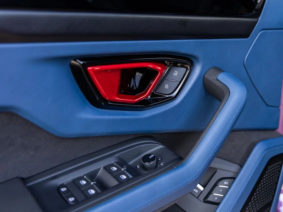 2026 Lamborghini Urus SE - Image 27 of 31