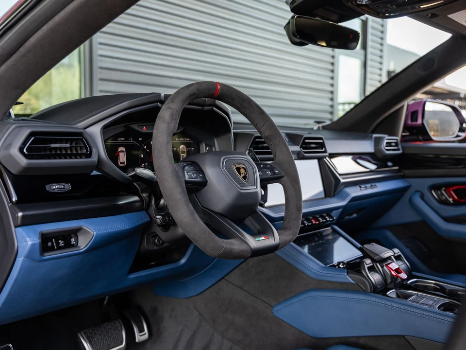 2026 Lamborghini Urus SE - Image 4 of 31