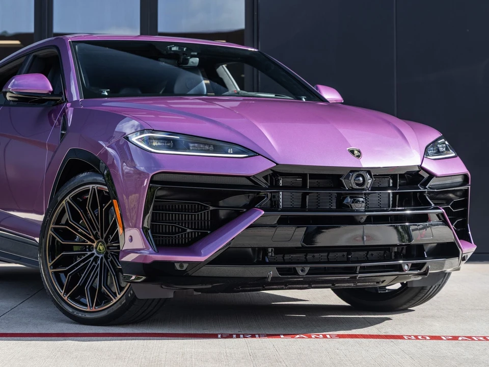2026 Lamborghini Urus SE - Image 9 of 31