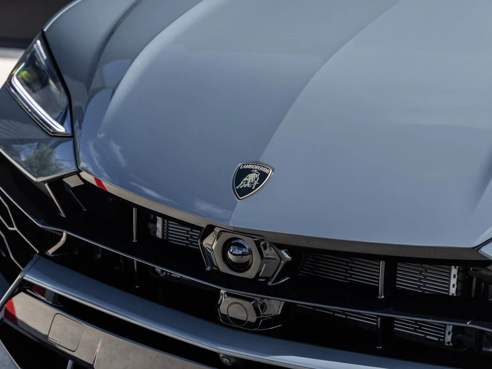 2026 Lamborghini Urus SE - Image 18 of 31
