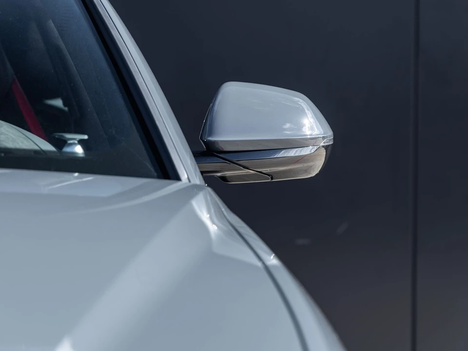 2026 Lamborghini Urus SE - Image 19 of 31