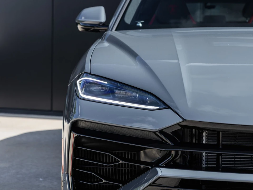 2026 Lamborghini Urus SE - Image 20 of 31