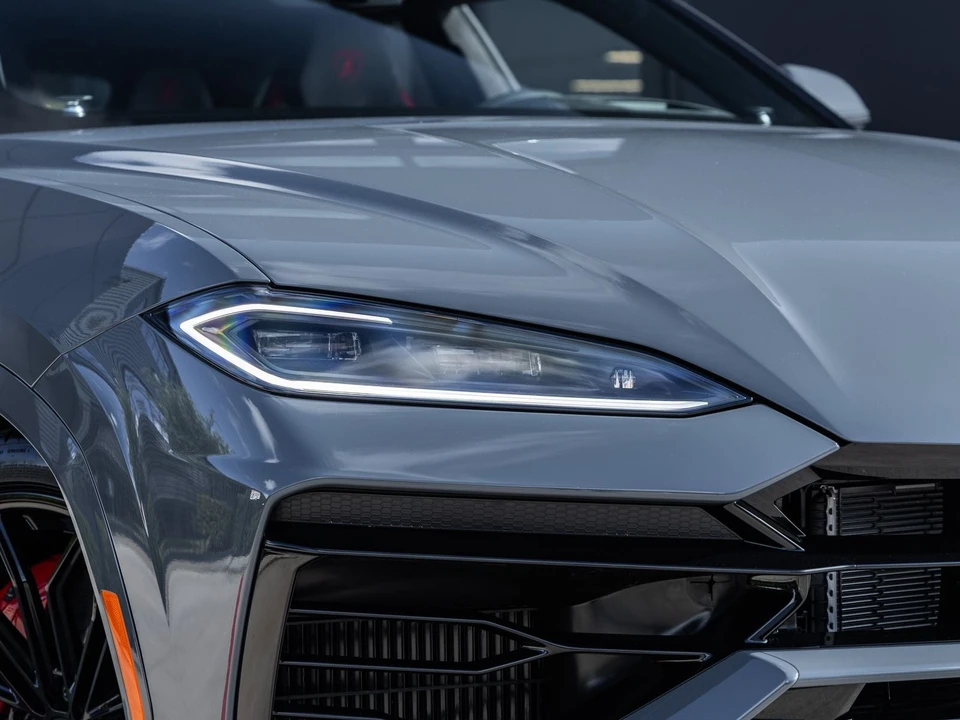 2026 Lamborghini Urus SE - Image 21 of 31