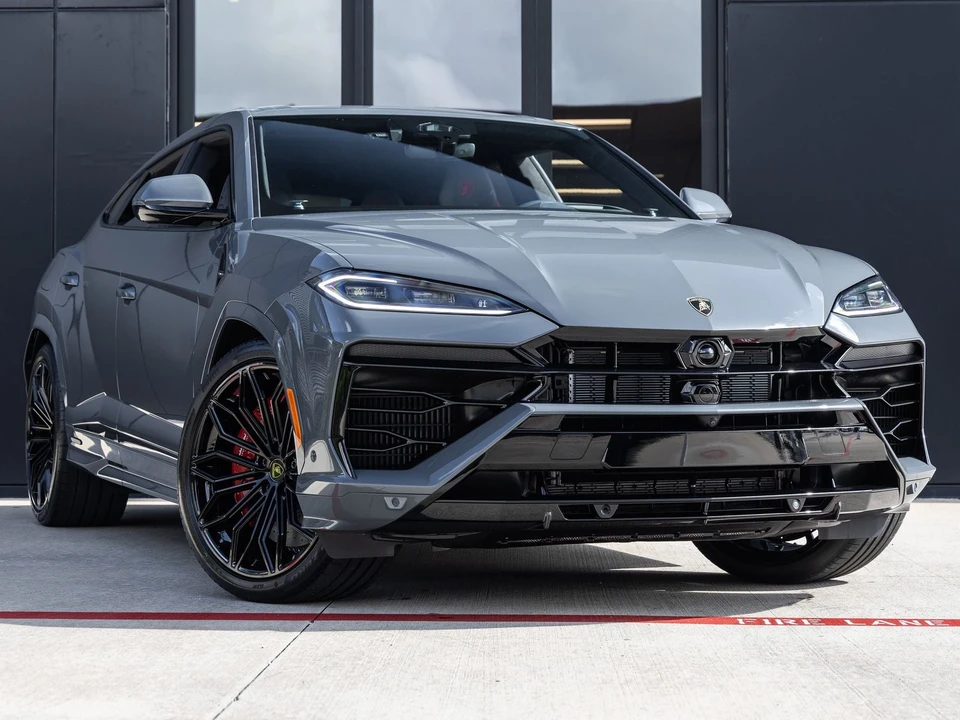2026 Lamborghini Urus SE - Image 2 of 31
