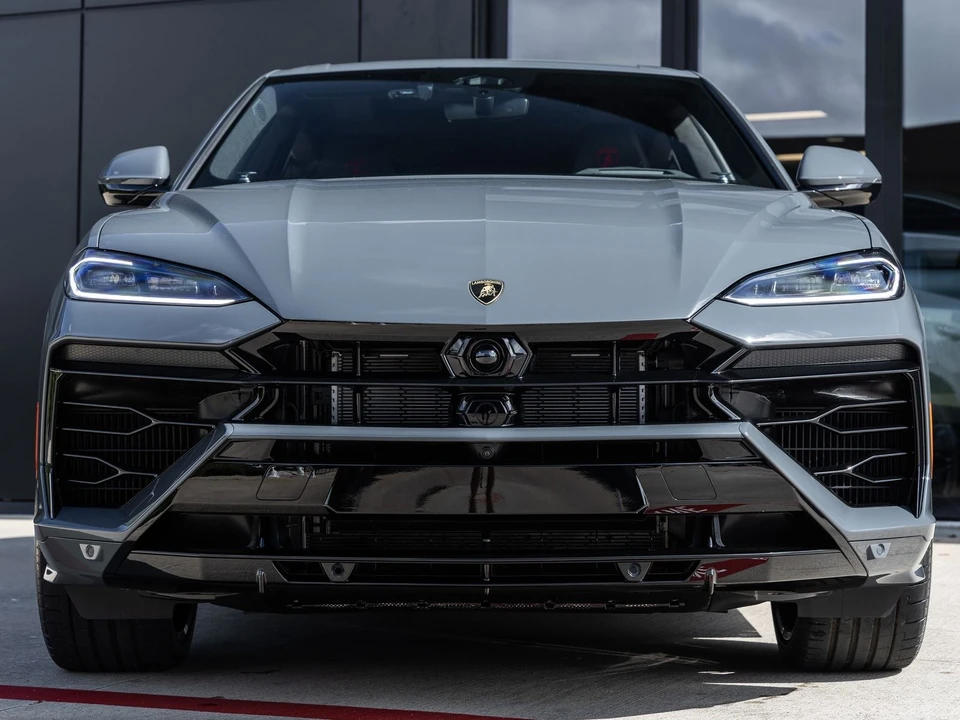 2026 Lamborghini Urus SE - Image 4 of 31