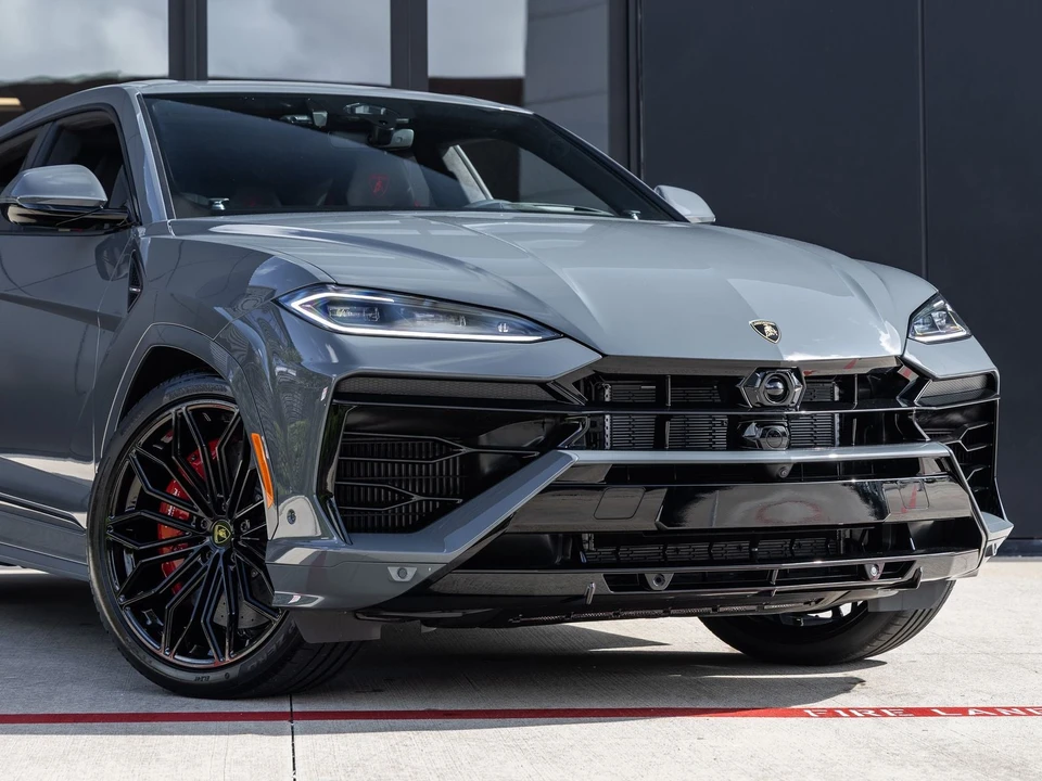 2026 Lamborghini Urus SE - Image 5 of 31