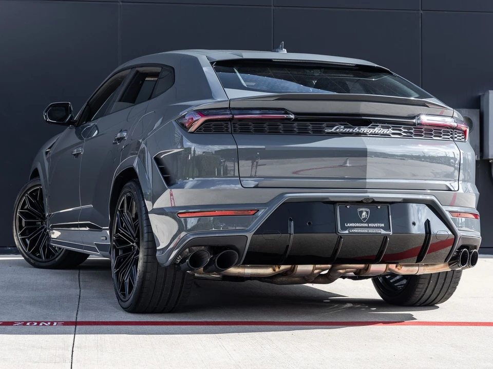 2026 Lamborghini Urus SE - Image 6 of 31
