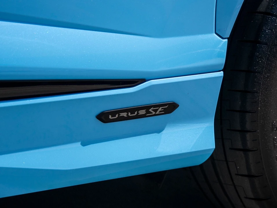 2026 Lamborghini Urus SE - Image 14 of 31