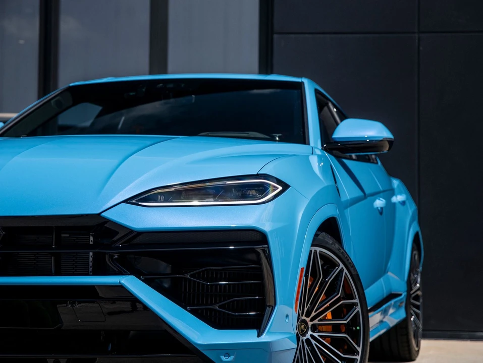 2026 Lamborghini Urus SE - Image 15 of 31